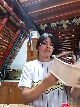 Snapshot of amazonafit_ chatting on March 11, 8:47 pm amazonafit online show from March 11, 8:47 pm