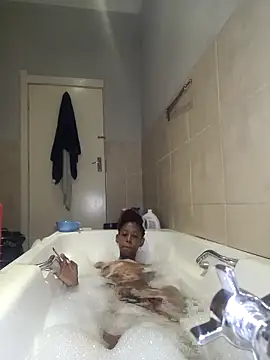 02Boitybaby online show from May 22, 4:16 pm