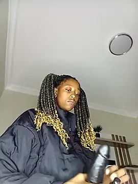 02Boitybaby online show from December 5, 8:38 pm