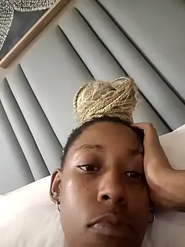 02Boitybaby online show from April 29, 9:21 pm