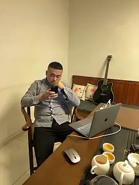 ShaoZian 1 online show from November 10, 9:47 am