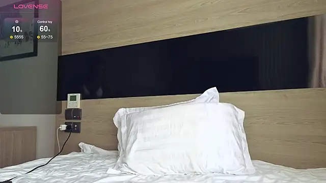 Snapshot of ChloeTeles_ chatting on September 14, 5:41 am ChloeTeles online show from September 14, 5:41 am