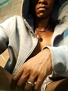 MAXIMO JHONS online show from December 3, 12:01 am