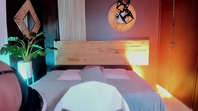 Annaa rosee online show from February 15, 3:29 am