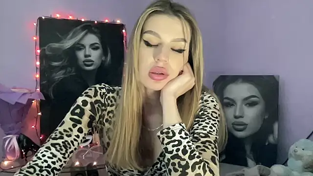 Snapshot of Your_Jessy chatting on February 14, 8:37 pm Your Jessy online show from February 14, 8:37 pm