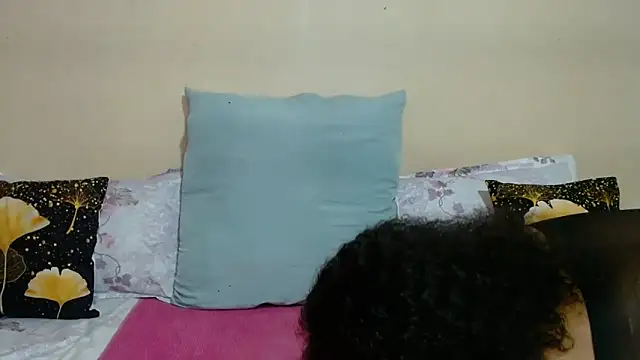 DiamondLuv29 online show from June 18, 3:16 am