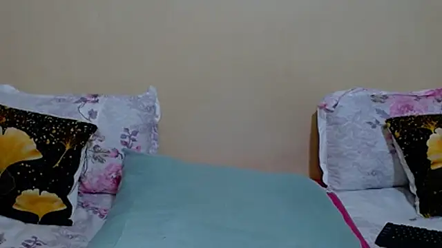 Snapshot of DiamondLuv29 chatting on January 10, 3:29 pm DiamondLuv29 online show from January 10, 3:29 pm