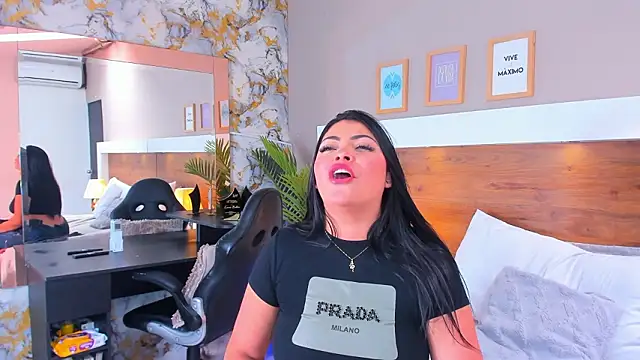 EmaBakker online show from March 20, 7:04 pm