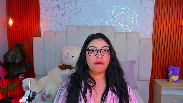 EmaBakker online show from March 13, 5:40 pm