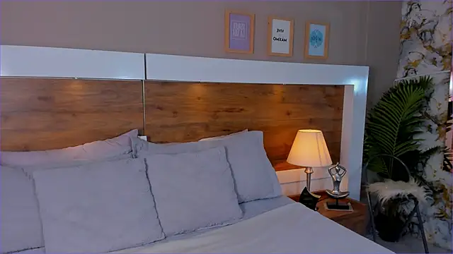 EmaBakker online show from November 7, 12:21 pm