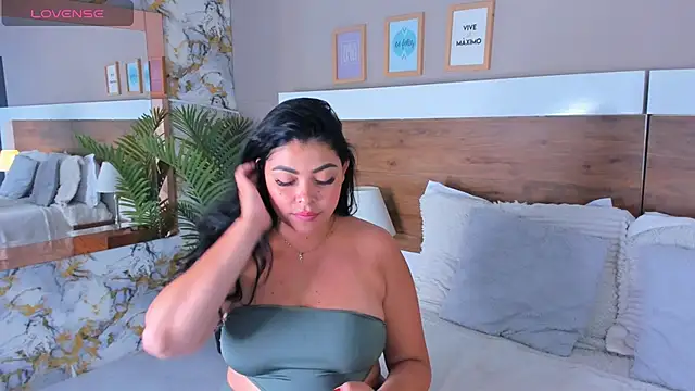 Snapshot of EmaBakker chatting on July 12, 5:52 am EmaBakker online show from July 12, 5:52 am