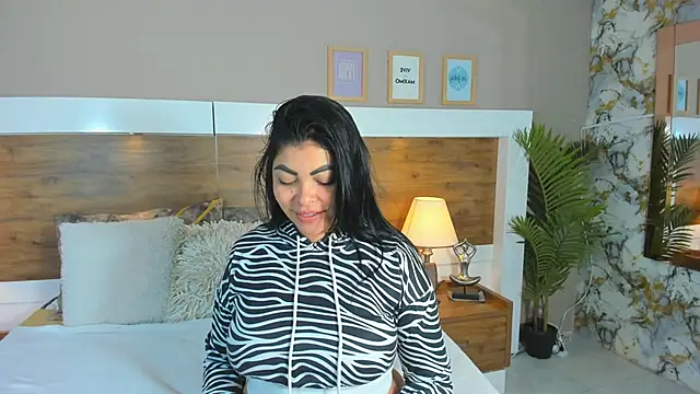 Snapshot of EmaBakker chatting on March 5, 12:00 pm EmaBakker online show from March 5, 12:00 pm
