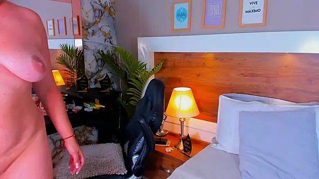 EmaBakker online show from March 26, 9:07 am