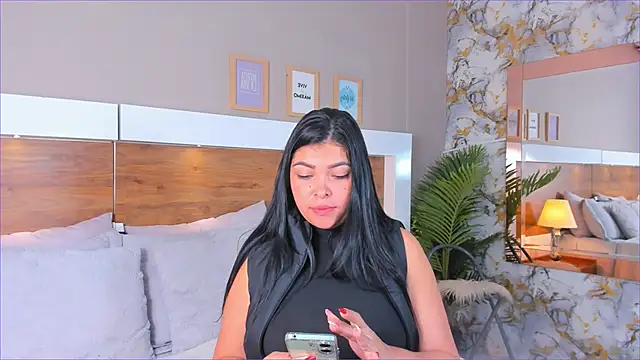 EmaBakker online show from November 6, 12:20 pm