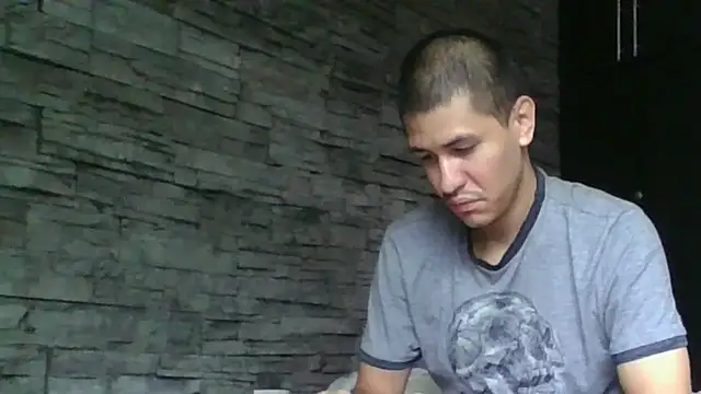 Snapshot of Sexylatin64 chatting on June 21, 12:33 pm Sexylatin64 online show from June 21, 12:33 pm