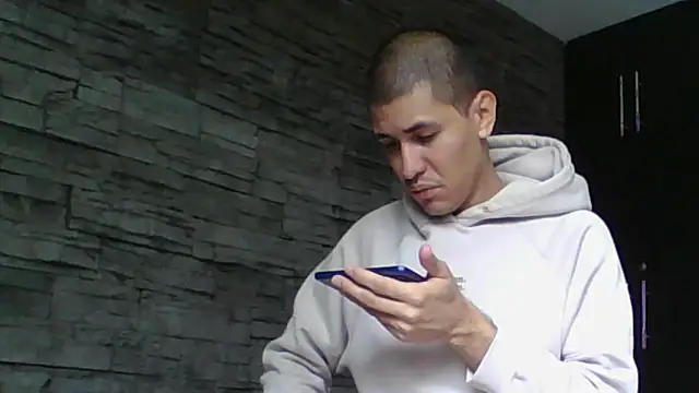 Snapshot of Sexylatin64 chatting on June 10, 3:24 pm Sexylatin64 online show from June 10, 3:24 pm