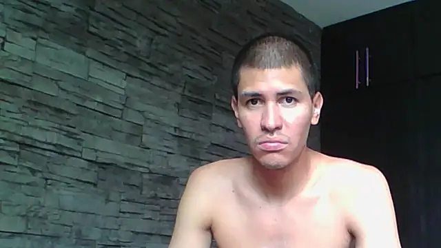 Snapshot of Sexylatin64 chatting on July 17, 4:15 pm Sexylatin64 online show from July 17, 4:15 pm