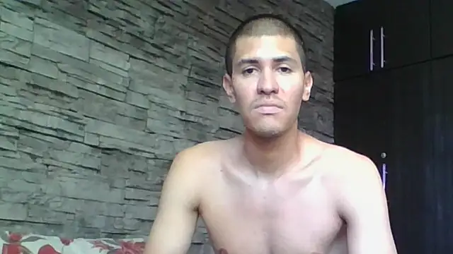Snapshot of Sexylatin64 chatting on July 10, 4:40 pm Sexylatin64 online show from July 10, 4:40 pm
