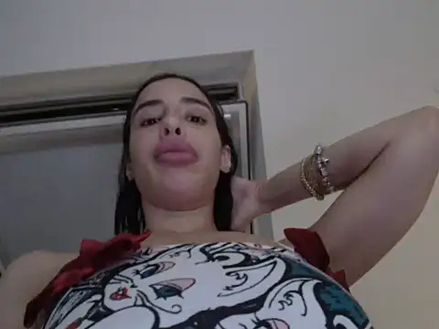 Snapshot of diamondko chatting on July 9, 12:44 am diamondko online show from July 9, 12:44 am