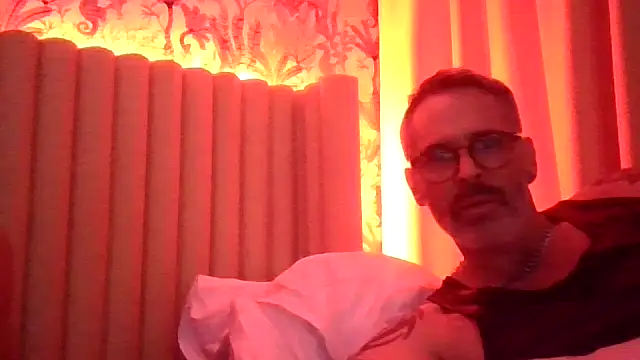 LIVEcamCUMDADDY online show from April 6, 2:18 am