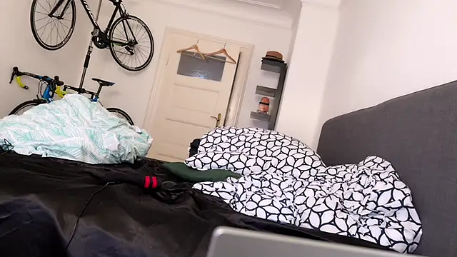 LIVEcamCUMDADDY online show from January 1, 8:13 am