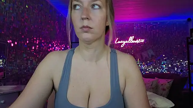 lucyallen4201 online show from May 7, 10:18 am