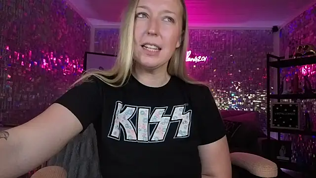 lucyallen4201 online show from January 13, 12:09 pm