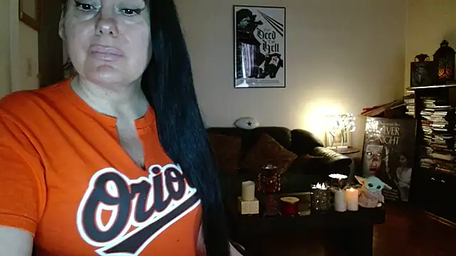 mandaloriangirls online show from April 4, 8:37 pm