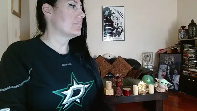 mandaloriangirls online show from April 18, 4:09 pm