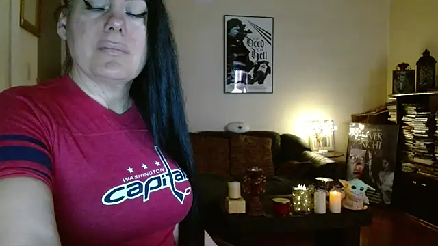 mandaloriangirls online show from February 7, 7:33 pm