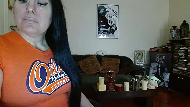 mandaloriangirls online show from April 8, 5:25 pm