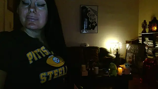 mandaloriangirls online show from December 13, 8:04 pm