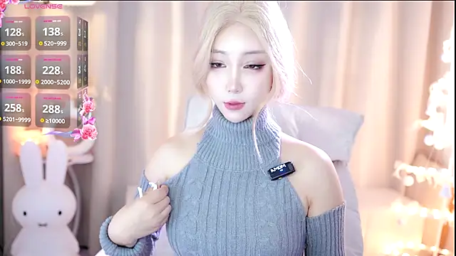 UUKiss  online show from November 1, 1:23 am