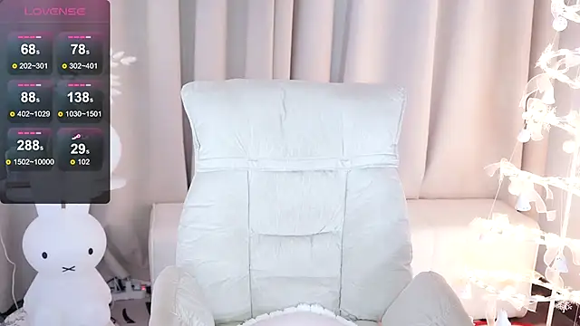 UUKiss  online show from March 3, 1:12 pm