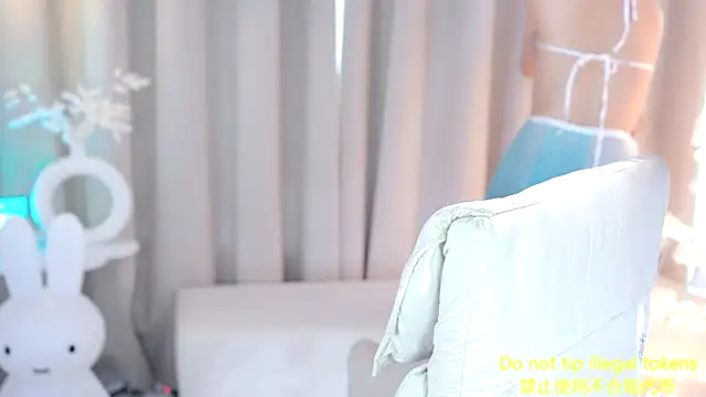 UUKiss  online show from March 19, 2:16 am