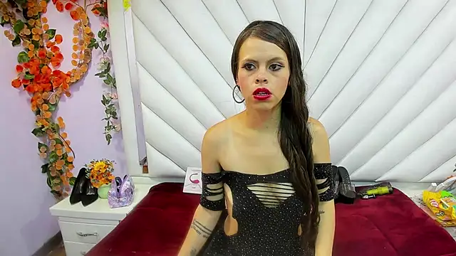 Mariana Benett online show from March 26, 9:02 pm