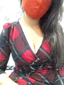 Snapshot of Mahi_Baby25 chatting on December 3, 12:34 pm Mahi Baby25 online show from December 3, 12:34 pm