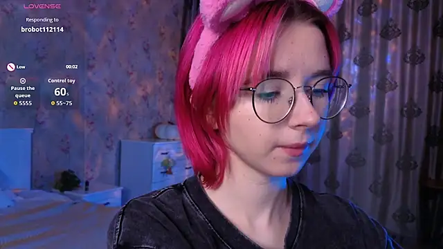 Nora Failure online show from September 19, 2:15 am