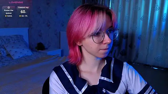 Nora Failure online show from October 17, 3:10 am