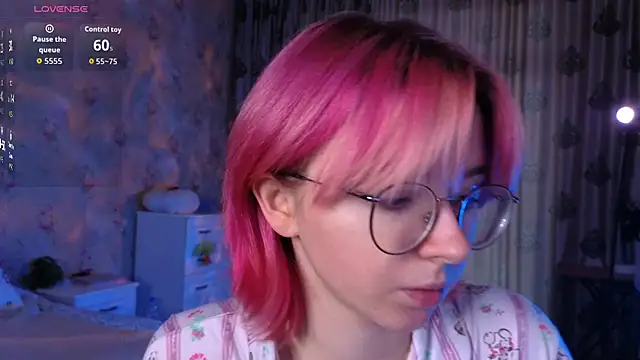 Nora Failure online show from October 6, 6:14 am