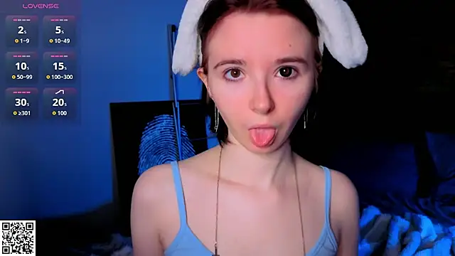 Nora Failure online show from August 2, 2:04 pm