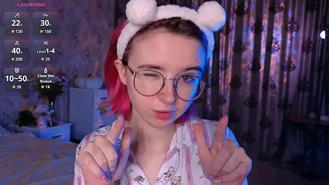 Nora Failure online show from October 2, 1:03 pm