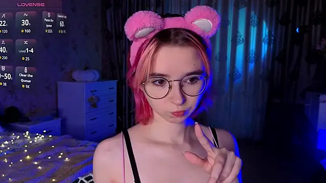 Nora Failure online show from October 12, 9:10 am