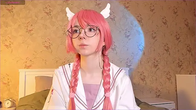 Nora Failure online show from December 9, 4:56 am