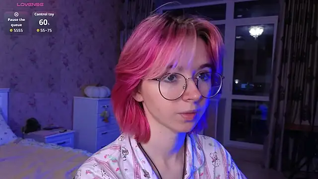 Nora Failure online show from October 8, 1:12 pm