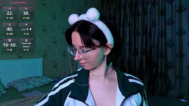 Nora Failure online show from November 22, 3:27 am