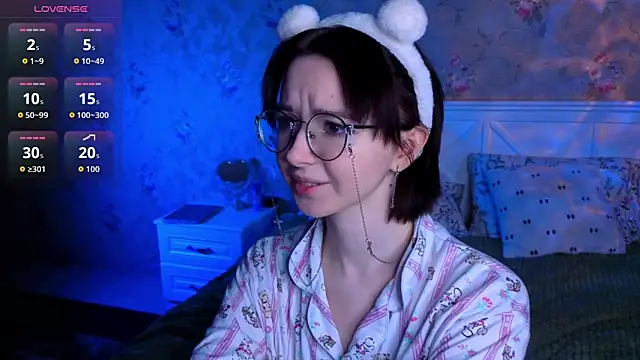 Nora Failure online show from December 4, 11:31 am