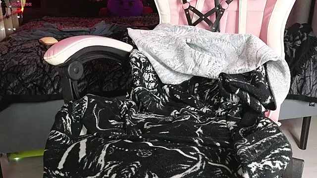 Devil s bride online show from April 2, 3:51 pm