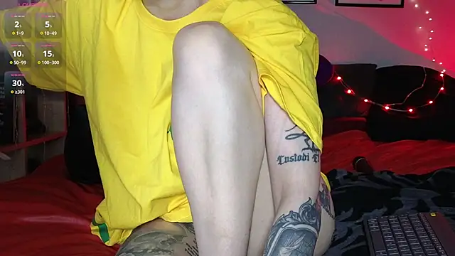 Snapshot of Devil_s_bride chatting on October 7, 3:24 pm Devil s bride online show from October 7, 3:24 pm