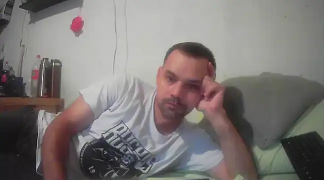 Snapshot of Lolosalvage83 chatting on January 19, 6:43 pm Lolosalvage83 online show from January 19, 6:43 pm